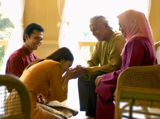 Raya Safety Tips: 7 Ways to Stay Safe on the Road 1 Raya