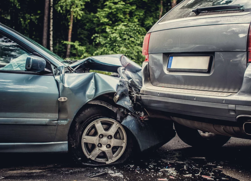 image auto accident involving two cars